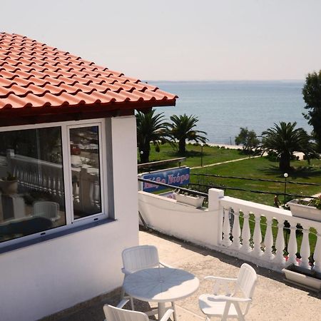 Cavo D' Oro Hotel Неа Мудания Екстериор снимка