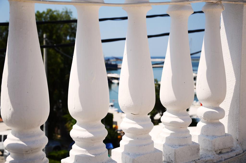 Cavo D' Oro Hotel Неа Мудания Екстериор снимка