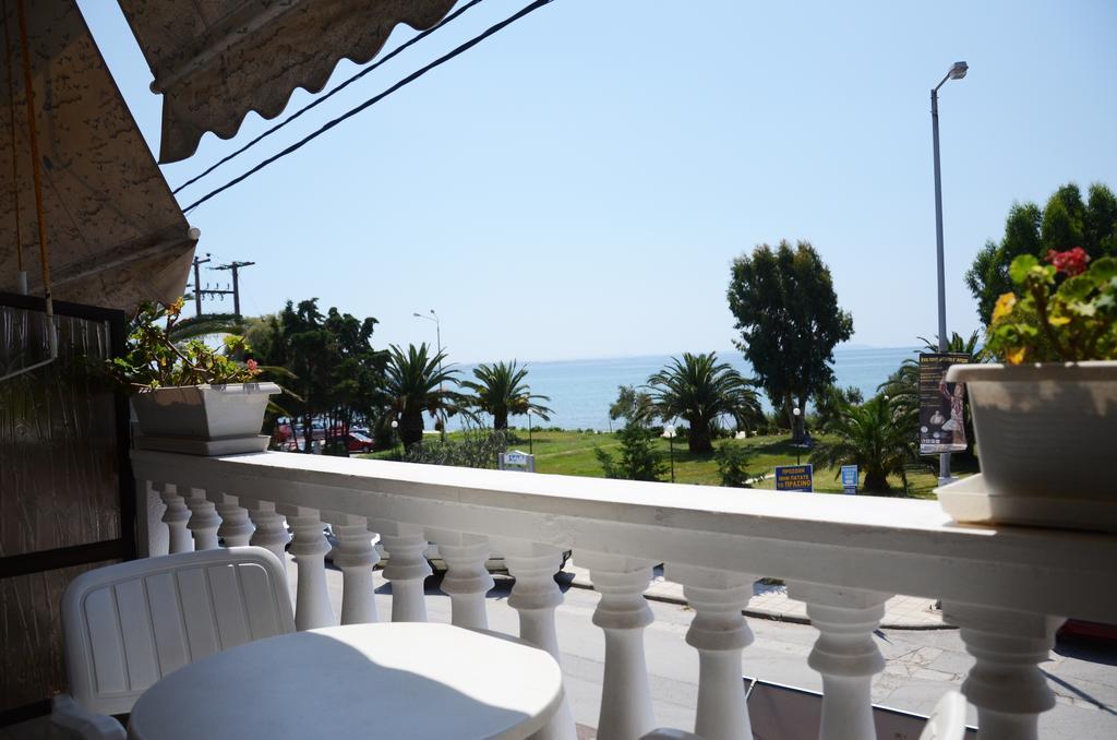 Cavo D' Oro Hotel Неа Мудания Екстериор снимка
