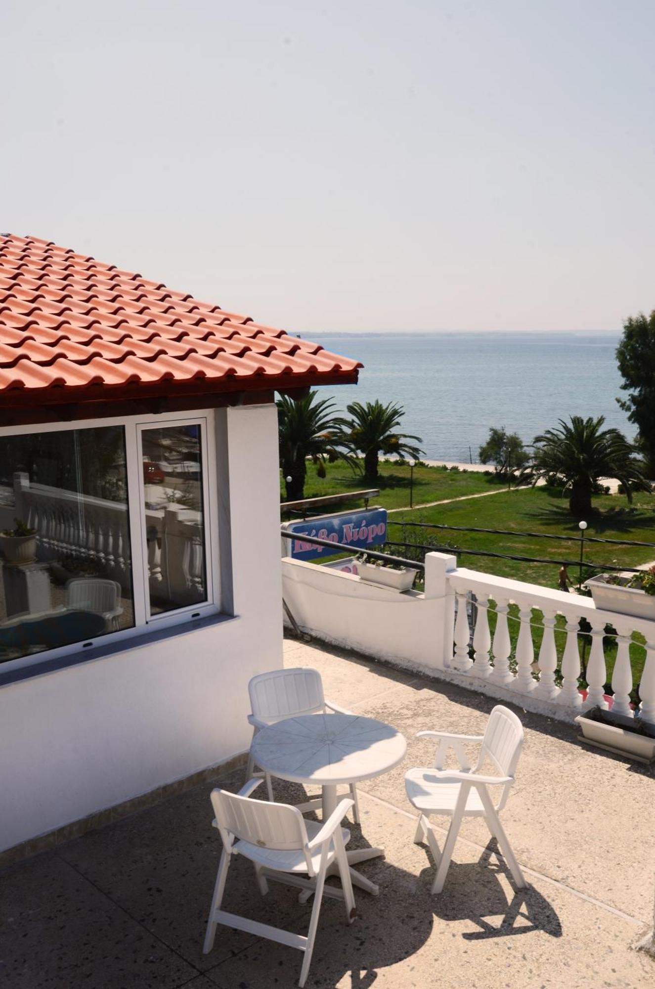 Cavo D' Oro Hotel Неа Мудания Екстериор снимка